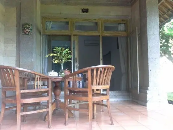 Villa (Lily)