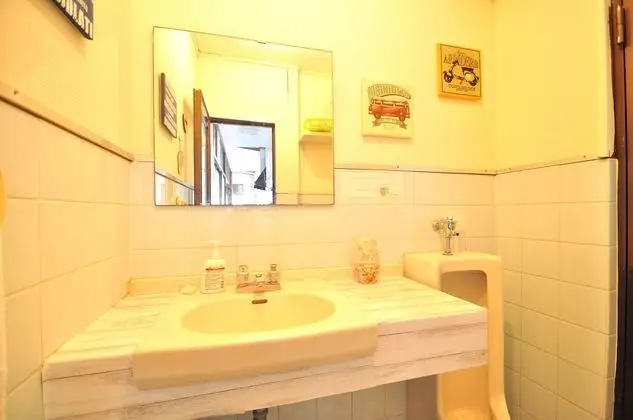 Tek Kişilik Oda, Sadece erkekler için (209, 2nd floor)