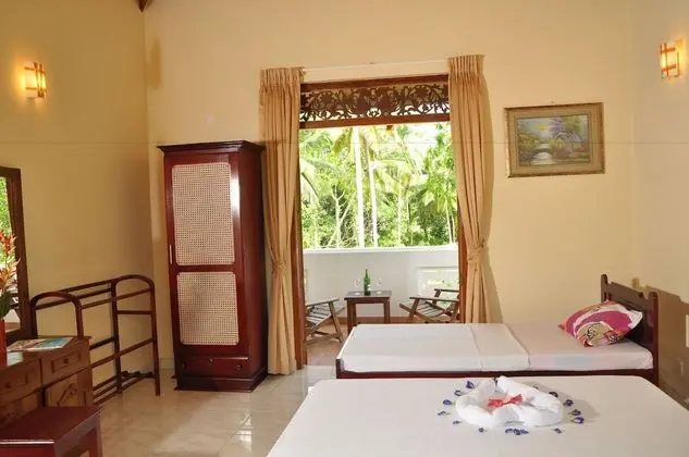 Deluxe Tek Büyük Yataklı Oda, Balkon, Bahçe Manzaralı