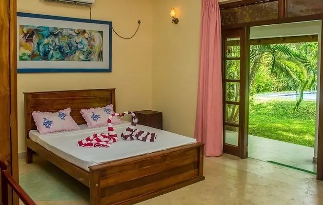 Luxury Üç Kişilik Oda, Havuz Manzaralı