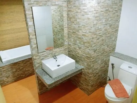 Executive Suite With Bathtub
