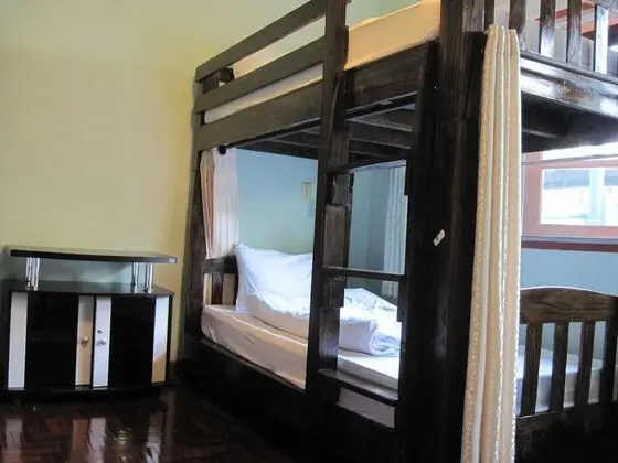 Bunk Bed Shared Bathroom for a party of 4 pax