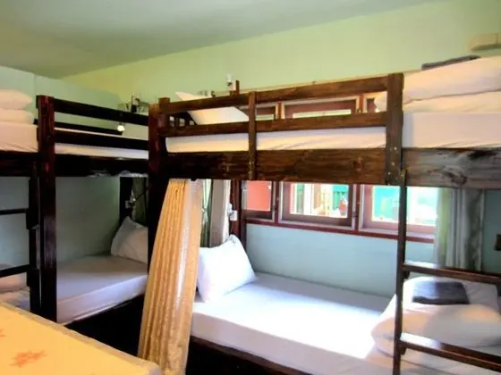 Bunk Bed Shared Bathroom for a party of 6 pax