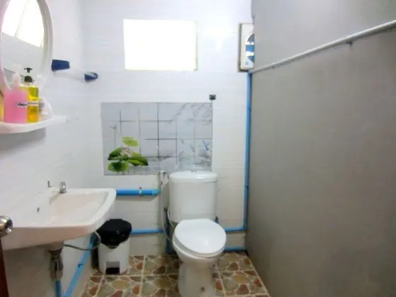 Bunk Bed Shared Bathroom for a party of 6 pax