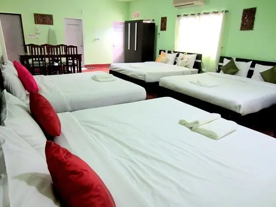 Family room with private bathroom for 8 persons