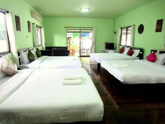 Family room with private bathroom for 8 persons