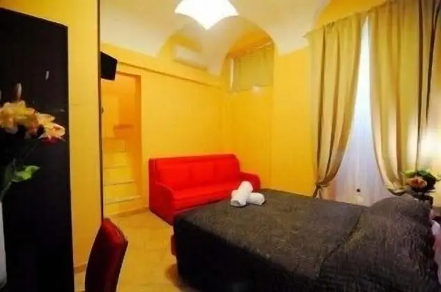 Üç Kişilik Oda