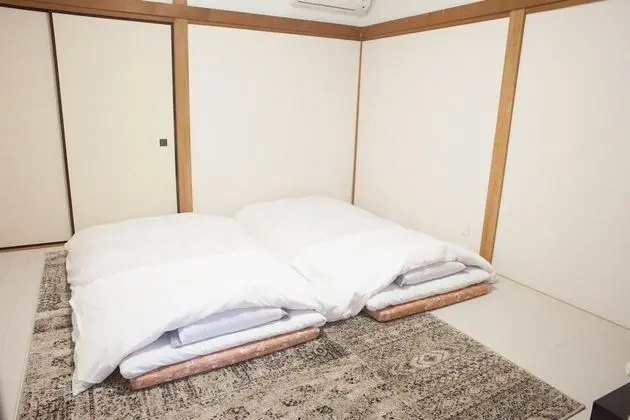 Ev (Private Vacation)