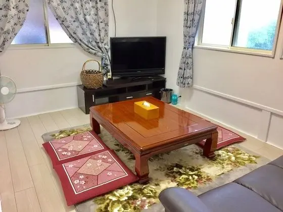 Ev (Private Vacation)