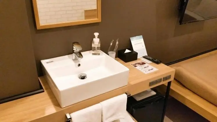 Tek Büyük Yataklı Oda, Sigara İçilmez, Ortak Banyo (NO group booking/ more than 2 rooms)