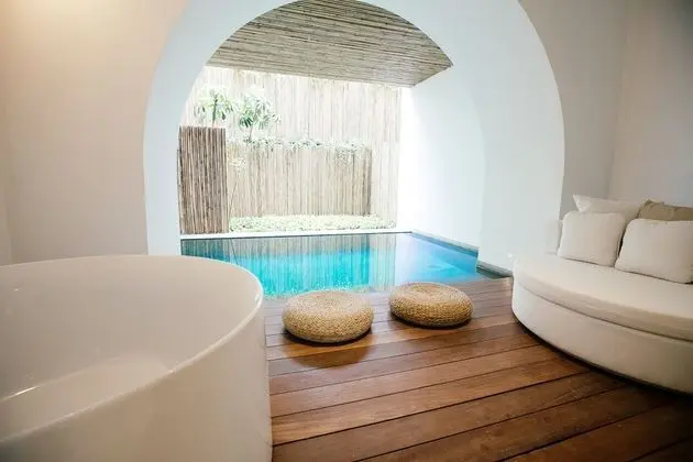 Oceanfront Garden Pool Suite