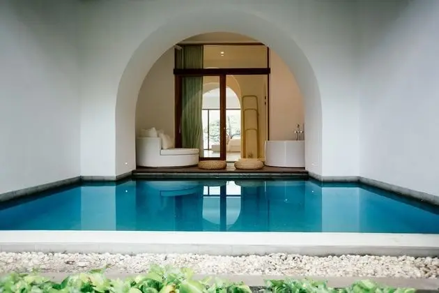 Oceanfront Garden Pool Suite