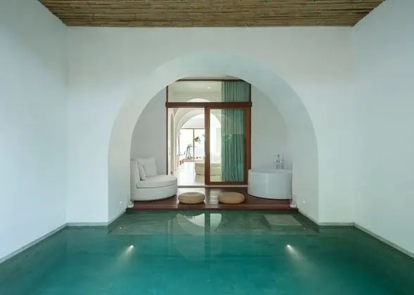 Oceanfront Garden Pool Suite