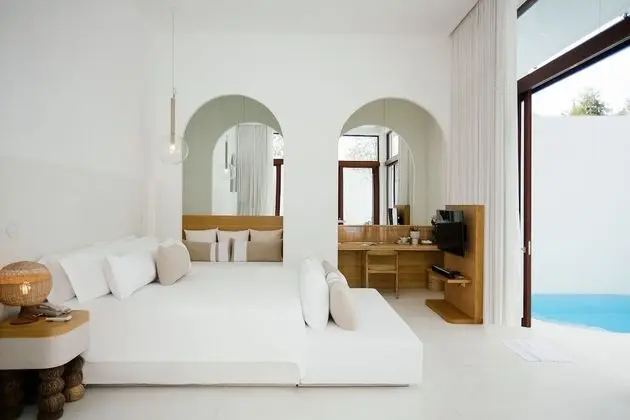 Oceanfront SALA Pool Villa