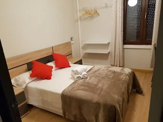 Tek Büyük Yataklı Oda, Ortak Banyo (3 - elegante)