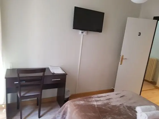 Tek Büyük Yataklı Oda, Ortak Banyo (3 - elegante)