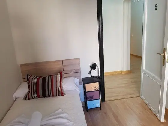 Tek Kişilik Oda, Ortak Banyo (5 - atractiva )