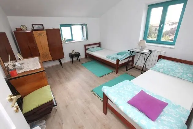 Basic Üç Kişilik Oda