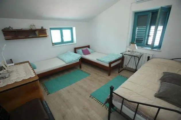 Basic Üç Kişilik Oda