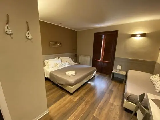 Üç Kişilik Oda, Balkon