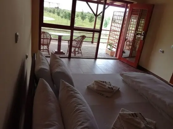 Luxury Tek Büyük veya İki Ayrı Yataklı Oda, Bahçe Manzaralı