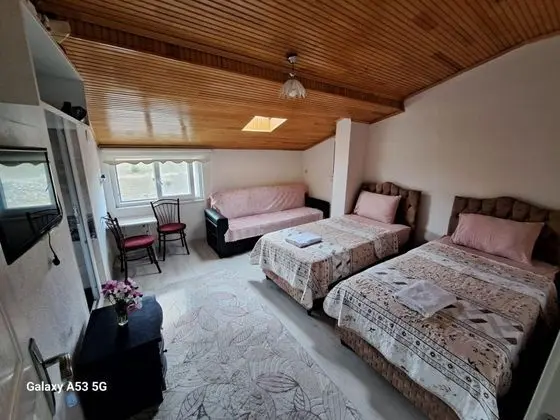 Üç Kişilik Oda, Manzarasız, Cam Tavanlı