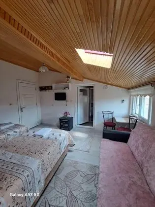 Üç Kişilik Oda, Manzarasız, Cam Tavanlı