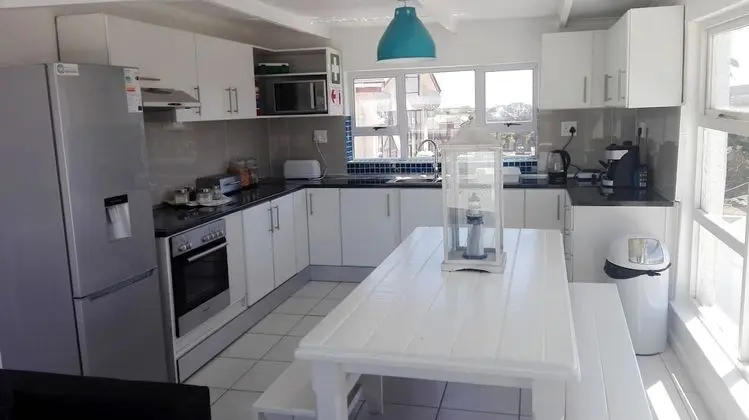 Ev, 4 Yatak Odası (Holiday House)