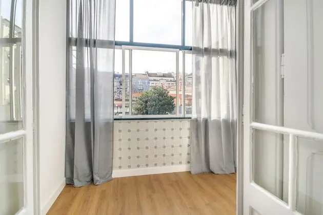 Superior Tek Büyük veya İki Ayrı Yataklı Oda, Havuz Manzaralı