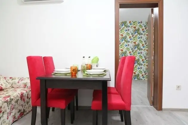 Basic Apart Daire, 1 En Büyük (King) Boy Yatak ve Çekyat, Sigara İçilmez