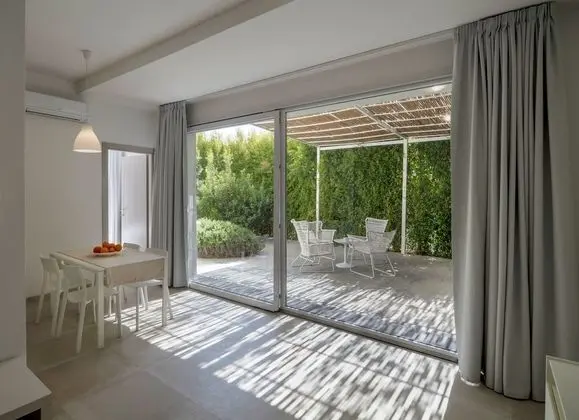Junior Süit, Veranda