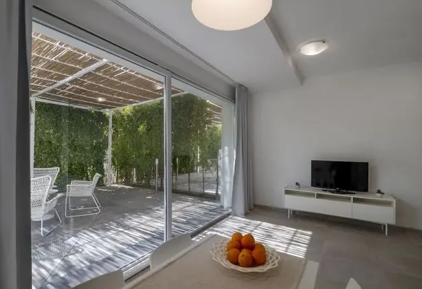 Junior Süit, Veranda