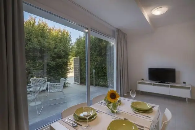 Junior Süit, Veranda