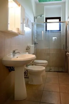Tek Büyük veya İki Ayrı Yataklı Oda, Bahçe Manzaralı