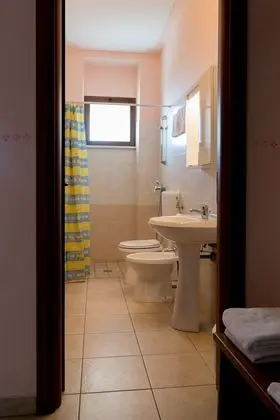 Tek Büyük veya İki Ayrı Yataklı Oda, Bahçe Manzaralı