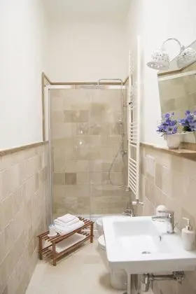 Comfort Tek Büyük Yataklı Oda, Balkon, Bahçe Manzaralı