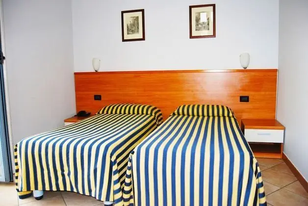 Standard Oda, 2 Tek Kişilik Yatak