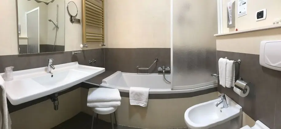 Standard Üç Kişilik Oda