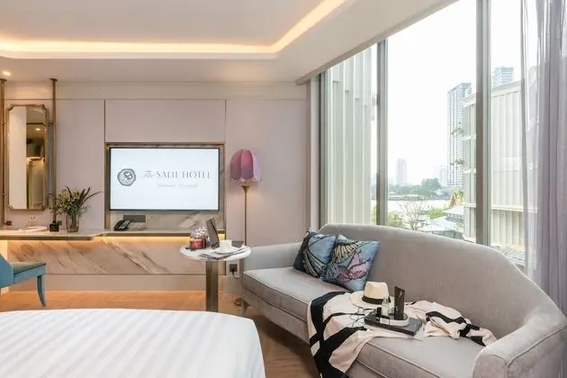 Deluxe River View