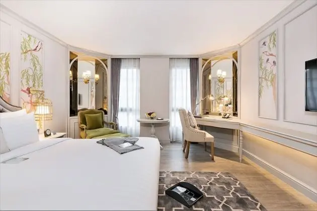 Deluxe Suite
