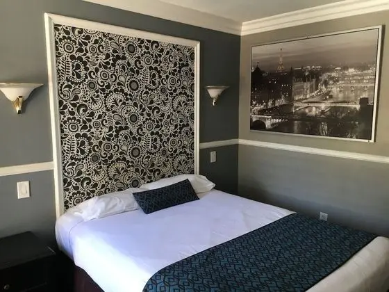 Deluxe Oda, 1 En Büyük (King) Boy Yatak