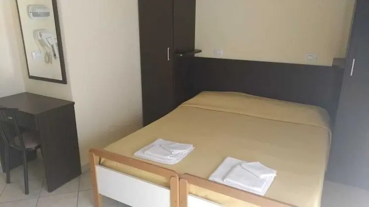 Tek Büyük veya İki Ayrı Yataklı Oda, Balkon