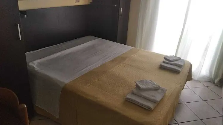 Tek Büyük veya İki Ayrı Yataklı Oda, Balkon