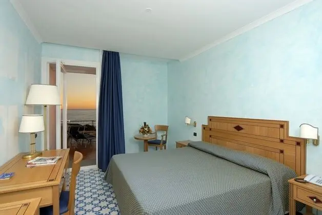 Superior Tek Büyük veya İki Ayrı Yataklı Oda, Balkon, Deniz Manzaralı