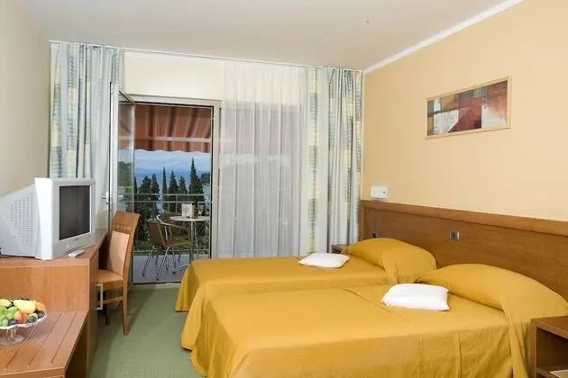 Superior Tek Büyük veya İki Ayrı Yataklı Oda, Balkon, Deniz Manzaralı