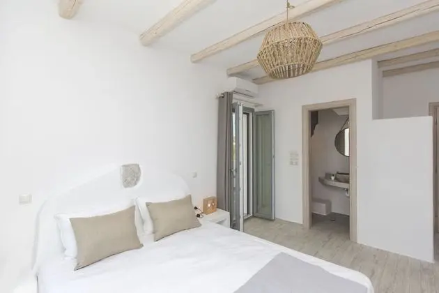 Villa, Denize Sıfır (Elia)