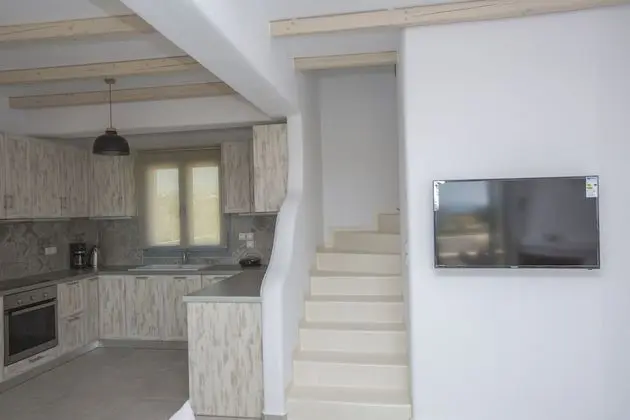 Villa, Denize Sıfır (Elia)