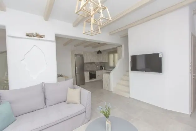 Villa, Denize Sıfır (Elia)