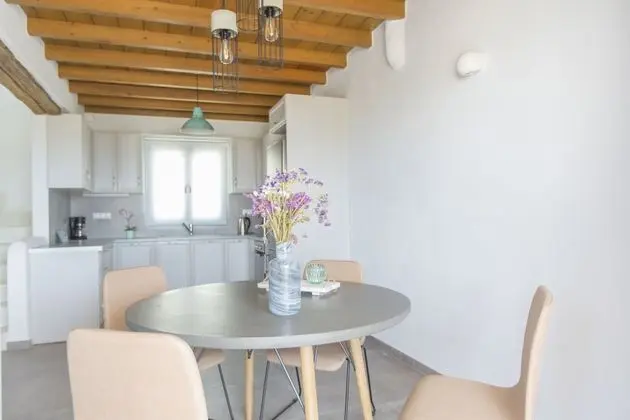 Villa, Denize Sıfır (Iris)