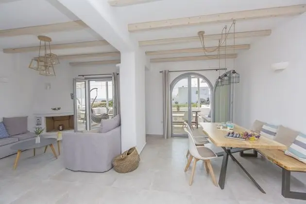 Villa, Denize Sıfır (Lantana)